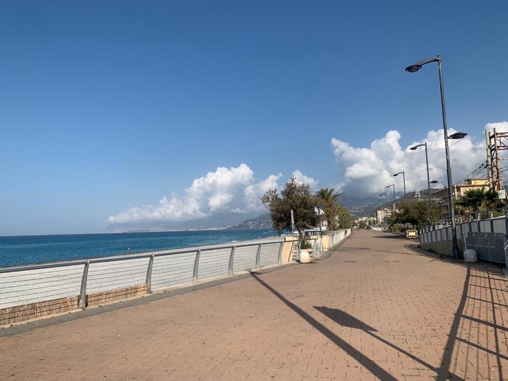 Casa Vacanza! A 50M Dal Mare! Bordighera Εξωτερικό φωτογραφία