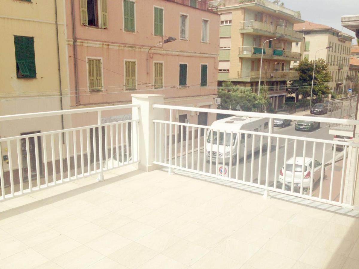 Casa Vacanza! A 50M Dal Mare! Bordighera Εξωτερικό φωτογραφία