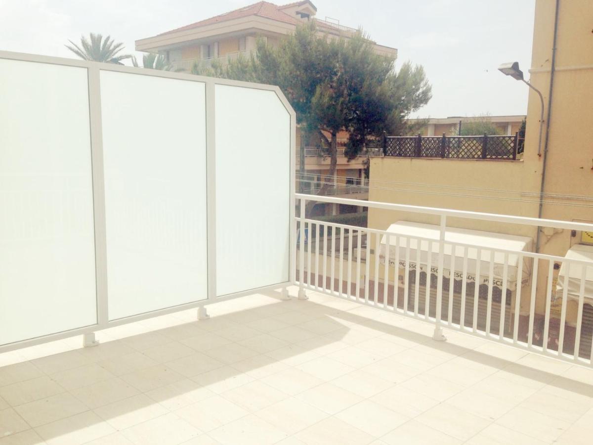 Casa Vacanza! A 50M Dal Mare! Bordighera Εξωτερικό φωτογραφία